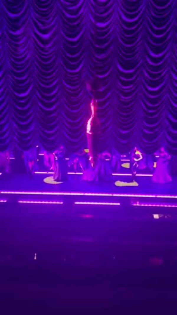 Lunt-Fontanne Theatre, section: Front Mezzanine C, row: A, seat: 107