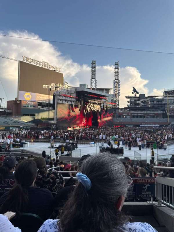 Truist Park, section: 140, row: 4, seat: 1