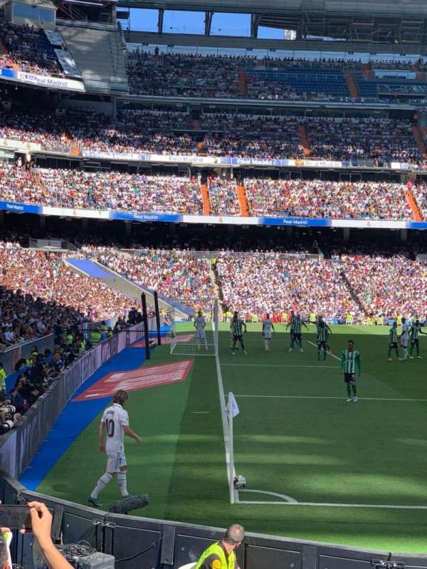 Santiago Bernabéu Stadium, section: 107, row: 0009, seat: 0023