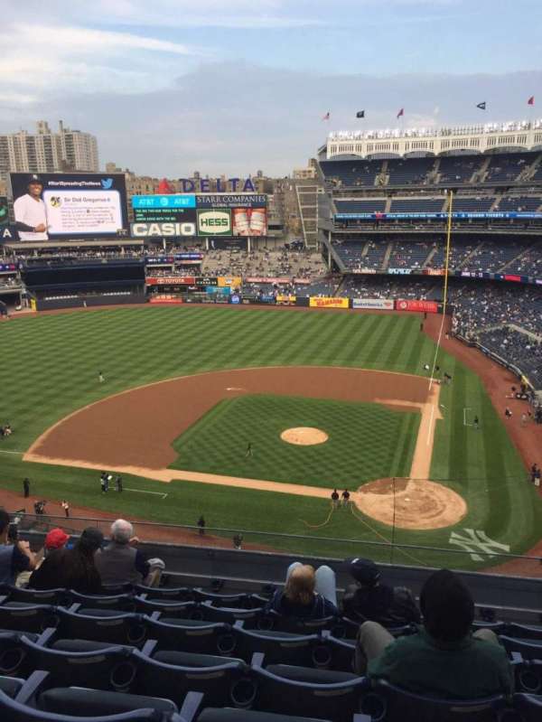 Yankee Stadium, section: 322, row: 7, seat: 12
