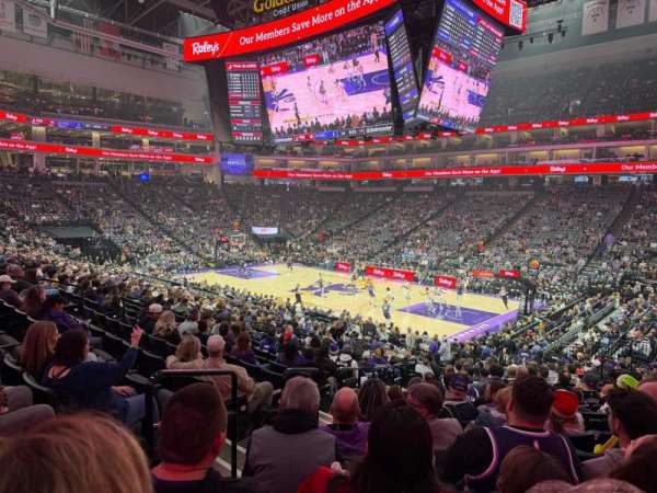 Golden 1 Center, section: 117, row: N, seat: 14