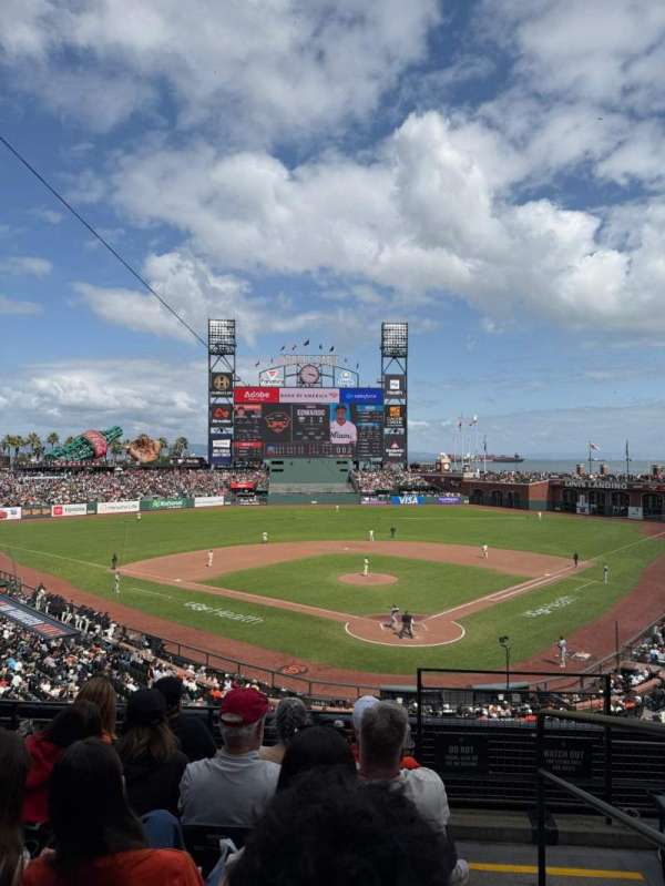Oracle Park, section: 217, row: E, seat: 1