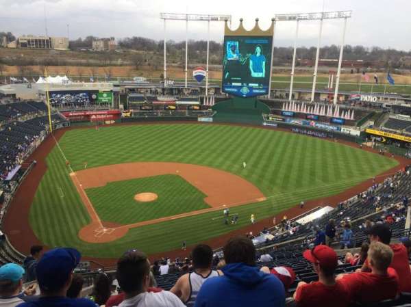 Kauffman Stadium, section: 425, row: JJ, seat: 5
