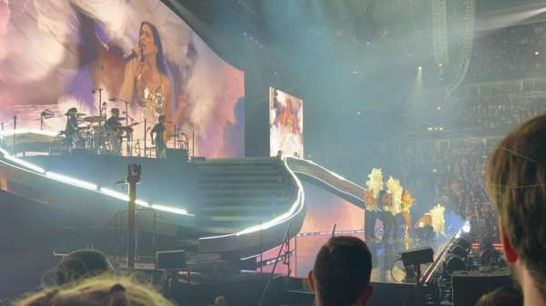 United Center, section: 113, row: 6, seat: 16