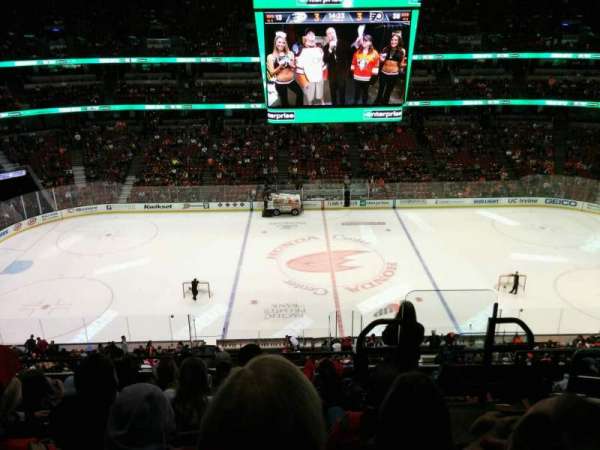 Honda Center, section: 412, row: H, seat: 2