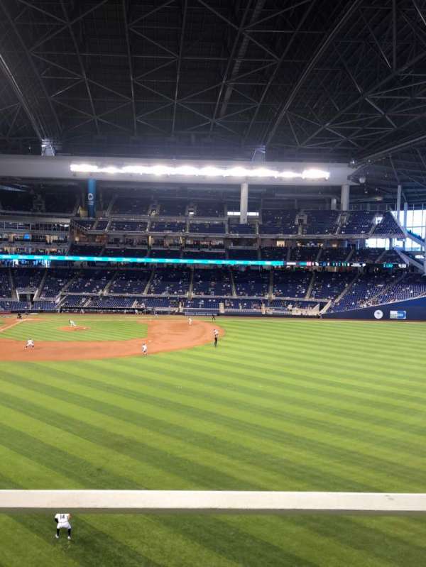 LoanDepot Park, section: 139, row: 1, seat: 14