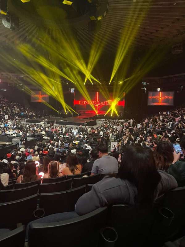 Oakland Arena, section: 105, row: 10, seat: 16
