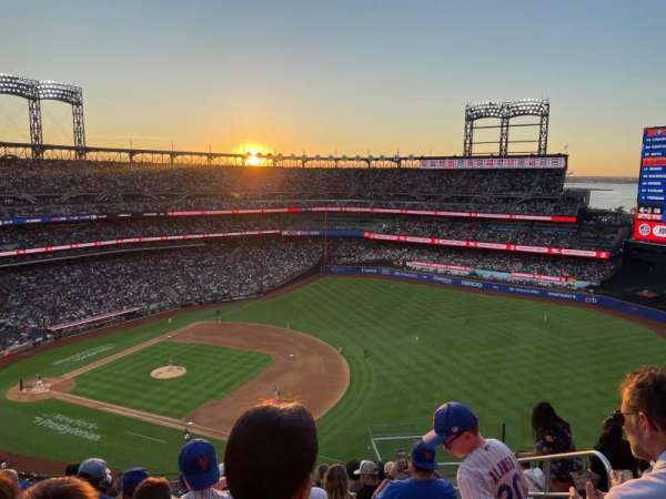 Citi Field, section: 504, row: 9, seat: 19