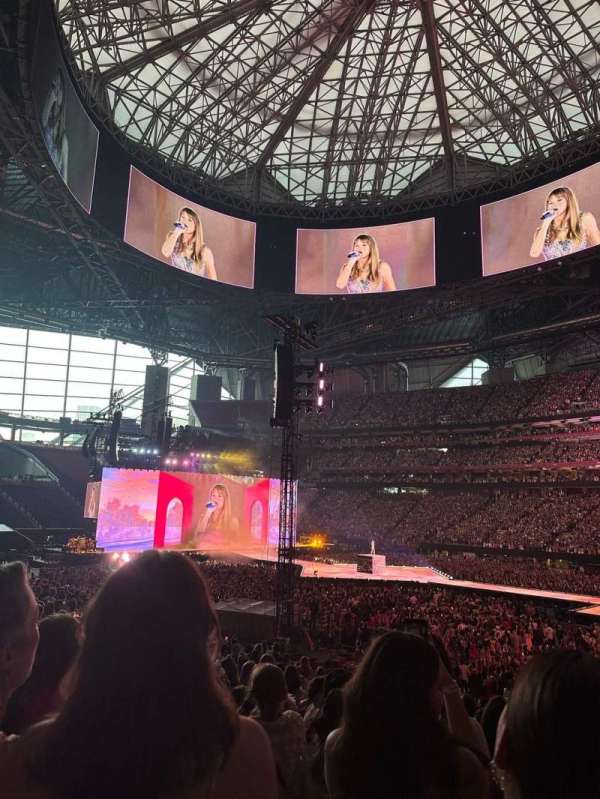 Mercedes-Benz Stadium, section: 125, row: 23, seat: 7-8