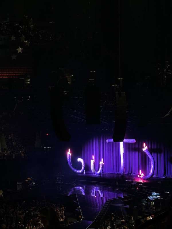 Moda Center, section: 218, row: M, seat: 5