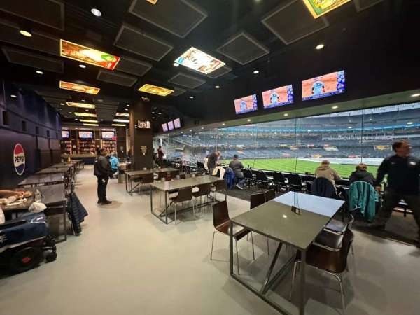Yankee Stadium, section: Pepsi Lounge