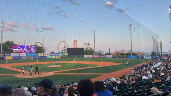 Maimonides Park, section: 4, row: O, seat: 1