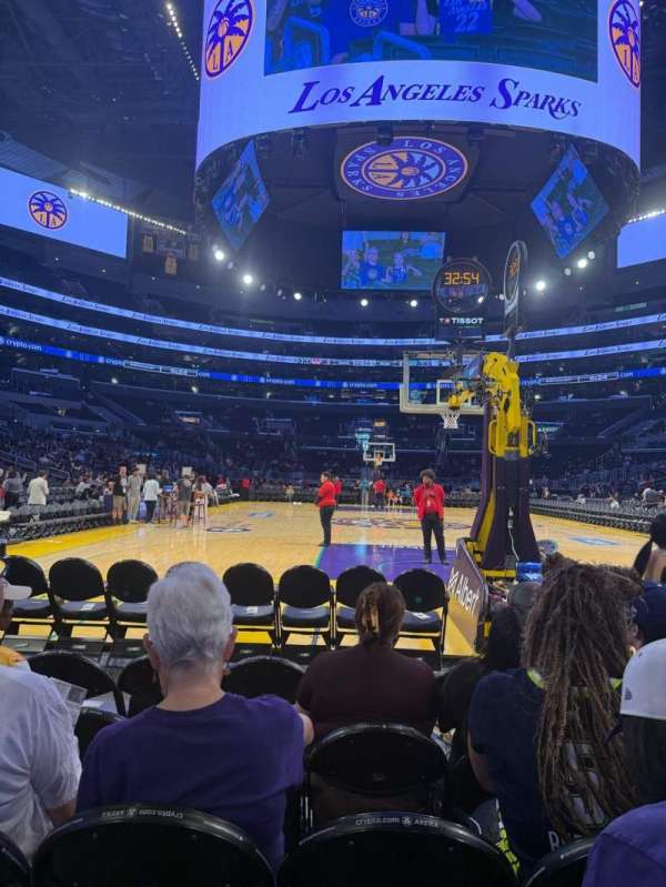 Crypto.com Arena, section: 116, row: E, seat: 4