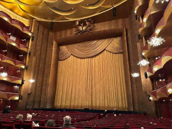 Metropolitan Opera House - Lincoln Center, section: Orchestra R, row: W, seat: 10