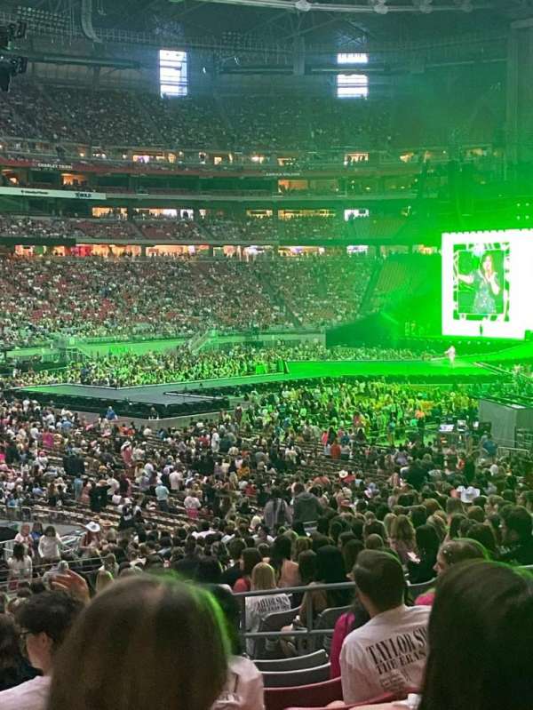 State Farm Stadium, section: 113, row: 31, seat: 32