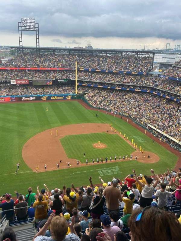 Citizens Bank Park, section: 427, row: 15, seat: 23