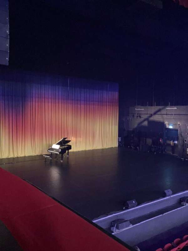 L'Olympia, section: Mezzanine, row: 1, seat: 57