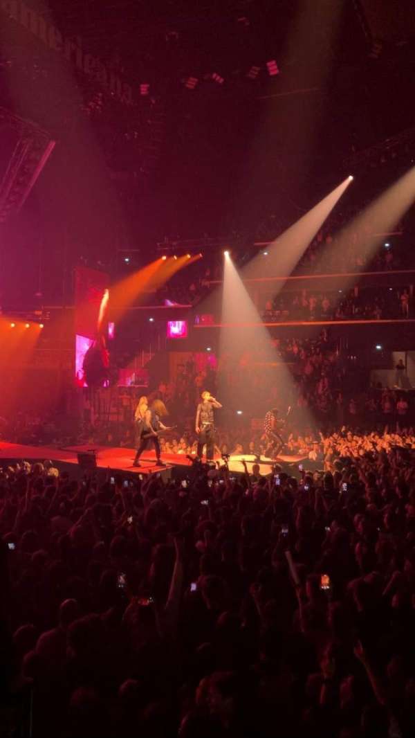Adidas Arena, section: Gradin G, row: 9, seat: 11