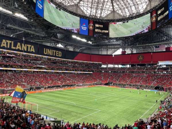 Mercedes-Benz Stadium, section: 134, row: 27, seat: 2