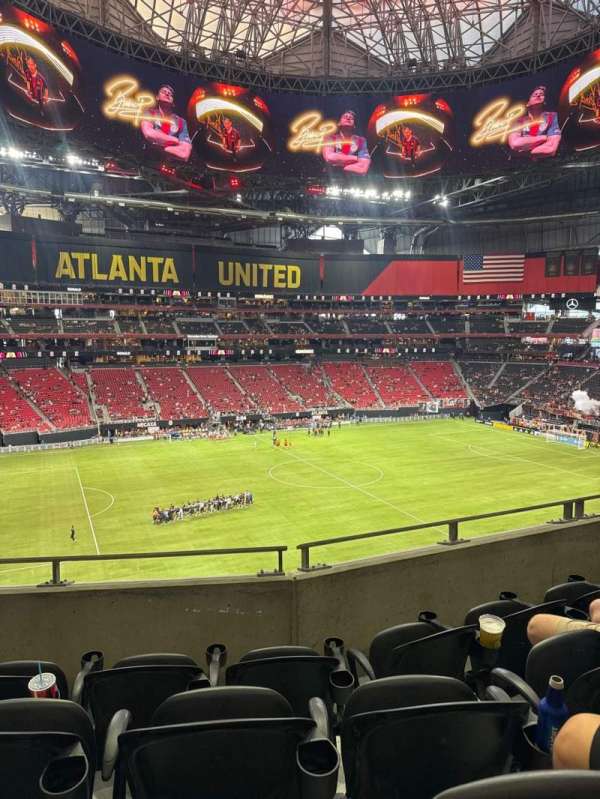 Mercedes-Benz Stadium, section: 215, row: 4, seat: 12