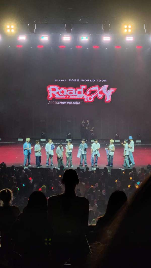 Rosemont Theatre, section: 206, row: H, seat: 3
