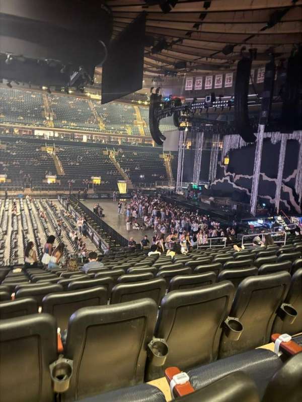 Madison Square Garden, section: 107, row: 18, seat: 3