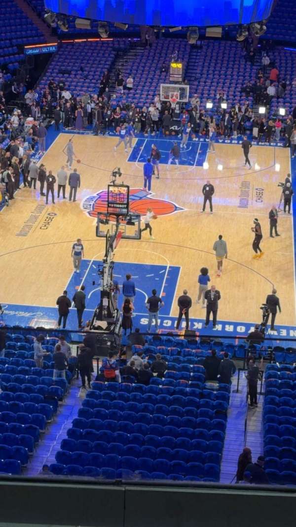 Madison Square Garden, section: 417, row: 3, seat: 9