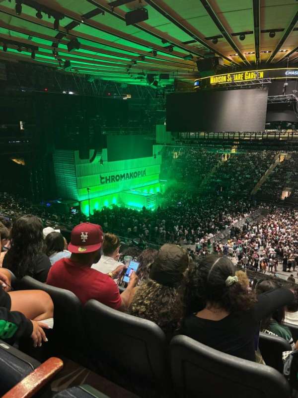 Madison Square Garden, section: 225, row: 5, seat: 17
