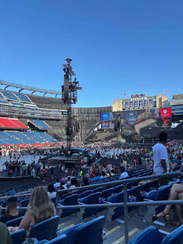 Gillette Stadium, section: 137, row: 16, seat: 4