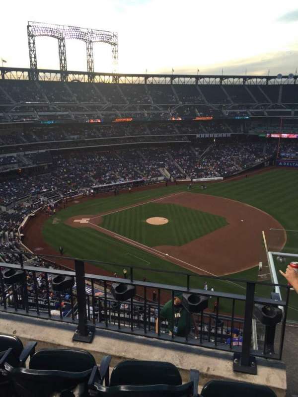 Citi Field, section: 504, row: 3, seat: 20