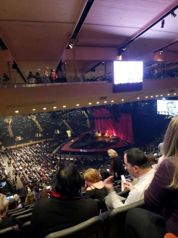 Madison Square Garden, section: 210, row: 10, seat: 5
