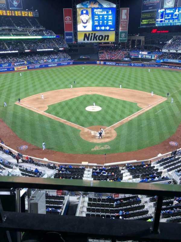 Citi Field, section: 415, row: 1, seat: 8
