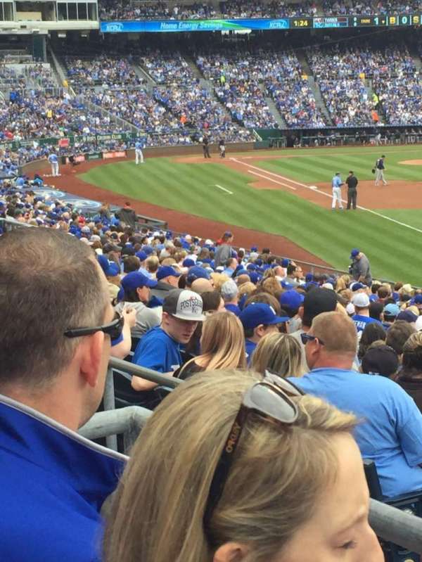 Kauffman Stadium, section: 246, row: BB, seat: 5