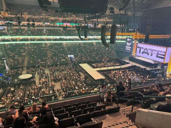 American Airlines Center, section: 211, row: H, seat: 5