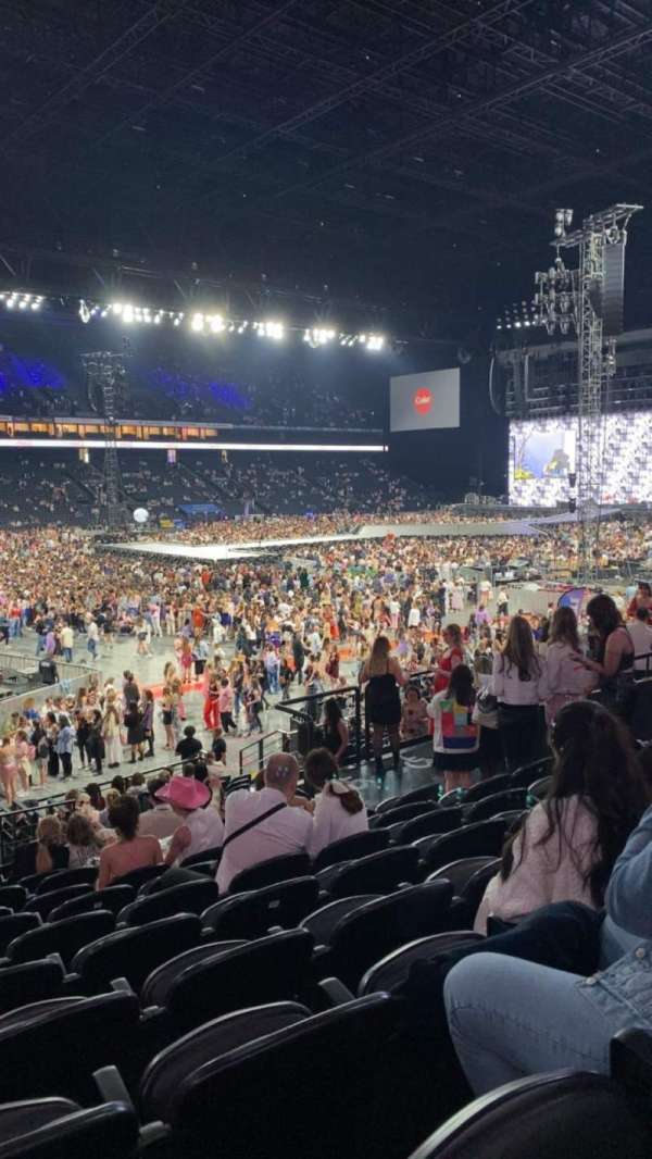 Paris La Défense Arena, section: 113, row: 23, seat: 9
