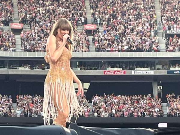 Melbourne Cricket Ground, section: B6, row: F, seat: 10