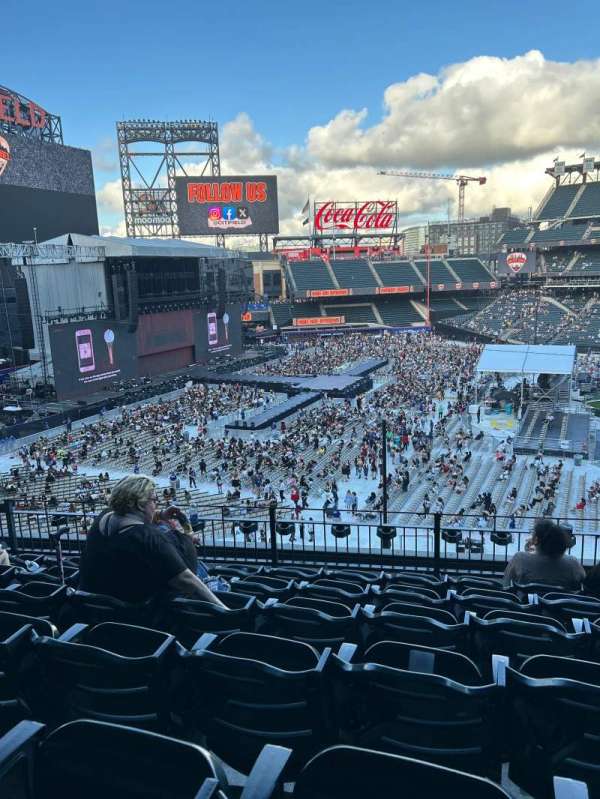 Citi Field, section: 331, row: 6, seat: 16