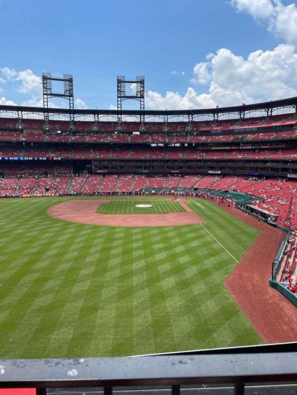Busch Stadium, section: 272, row: 1, seat: 9