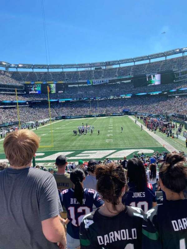 MetLife Stadium, section: 149, row: 30, seat: 29