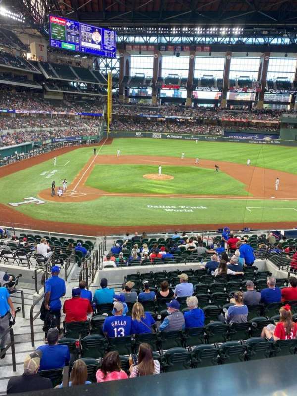 Globe Life Field, section: 118, row: 1, seat: 3