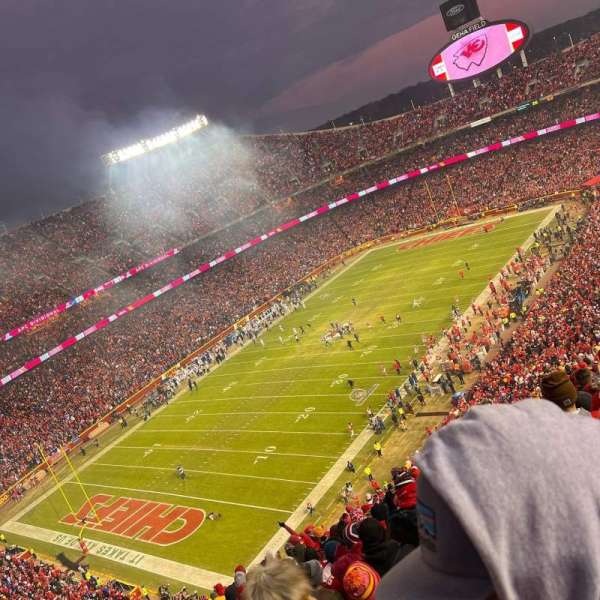 Arrowhead Stadium, section: 330, row: 24, seat: 22