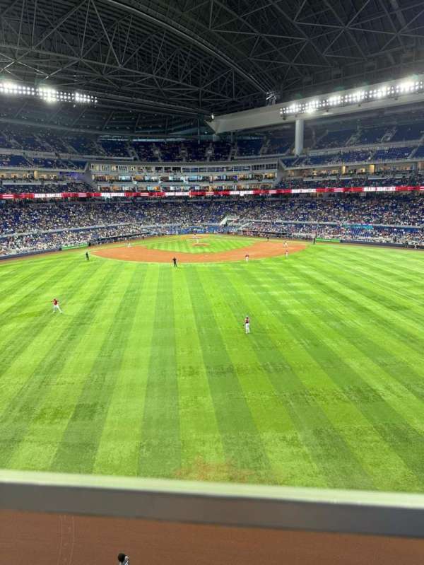 LoanDepot Park, section: 134, row: 1, seat: 29