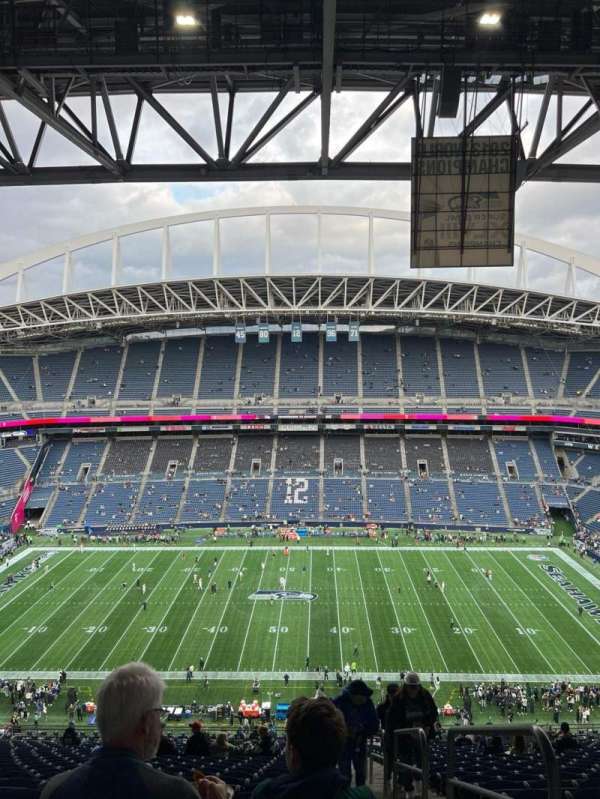 Lumen Field, section: 336, row: DD, seat: 1