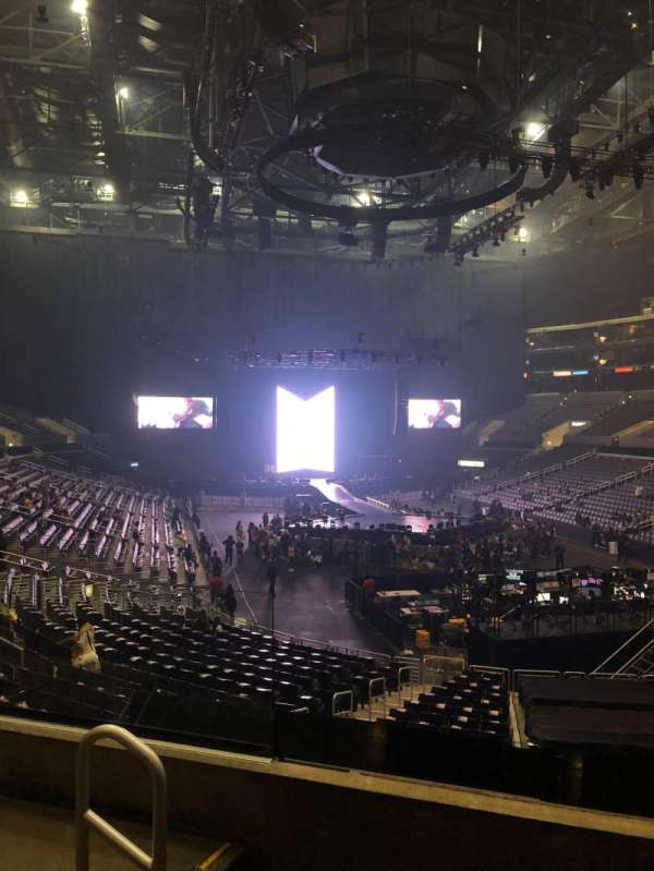 Crypto.com Arena, section: 208, row: 4, seat: 7