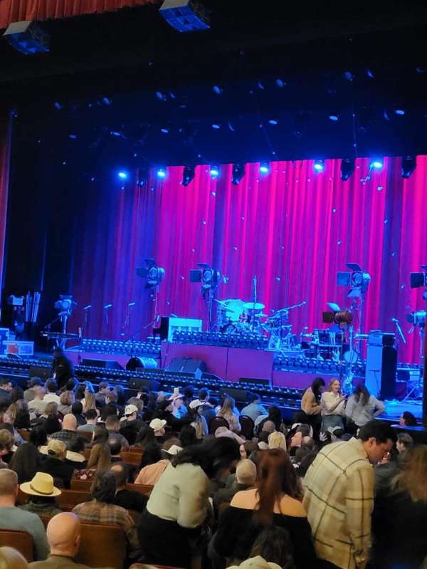 Chicago Theatre, section: MNFL2R, row: G, seat: 218