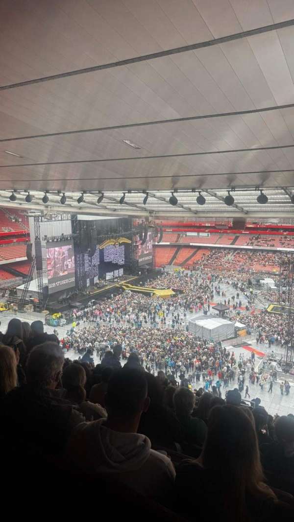 Emirates Stadium, section: 112, row: 23, seat: 584