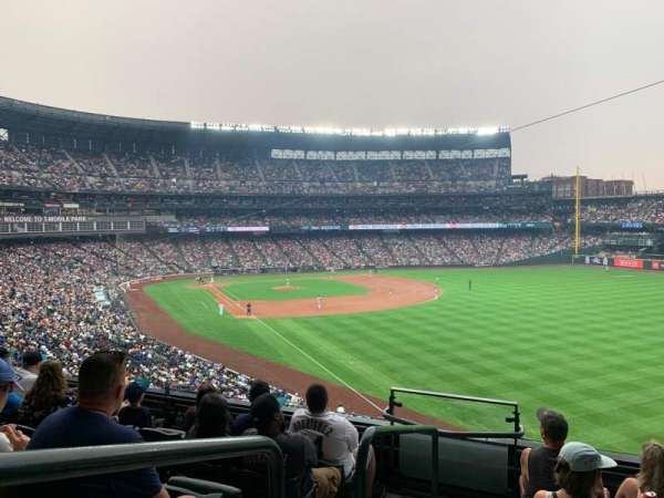 T-Mobile Park, section: 211, row: 6, seat: 6