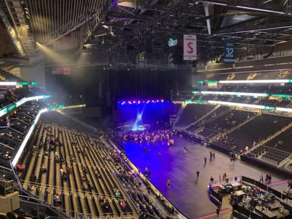 Climate Pledge Arena, section: 123, row: M, seat: 4