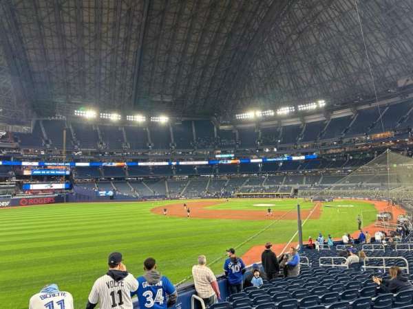 Rogers Centre, section: 140, row: 27, seat: 1