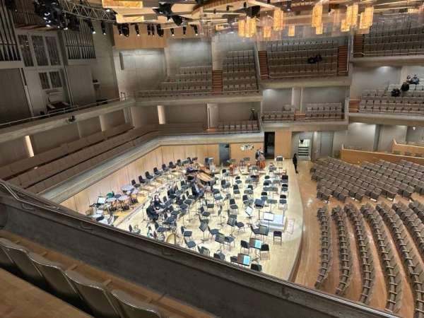 Roy Thomson Hall, section: L8, row: C, seat: 13
